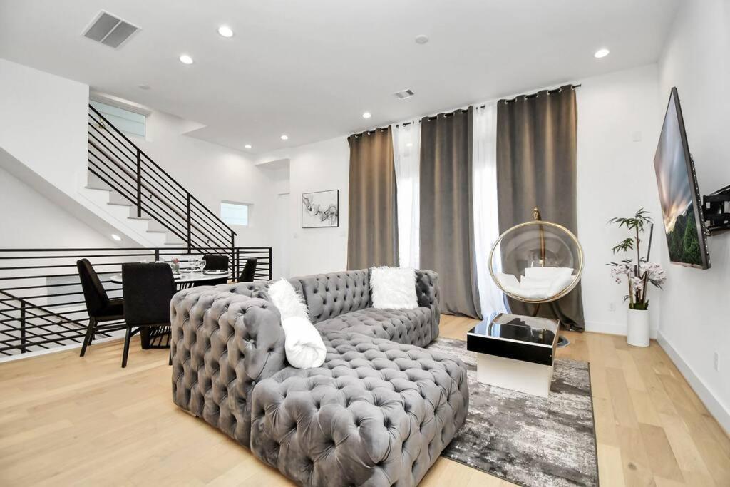 Villa Blisshaven Luxe & Spacious In Downtown With Soaking Tub ,rooftop And Free Parking