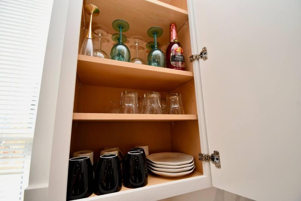 Blisshaven Luxe & Spacious In Downtown With Soaking Tub ,rooftop And Free Parking Houston