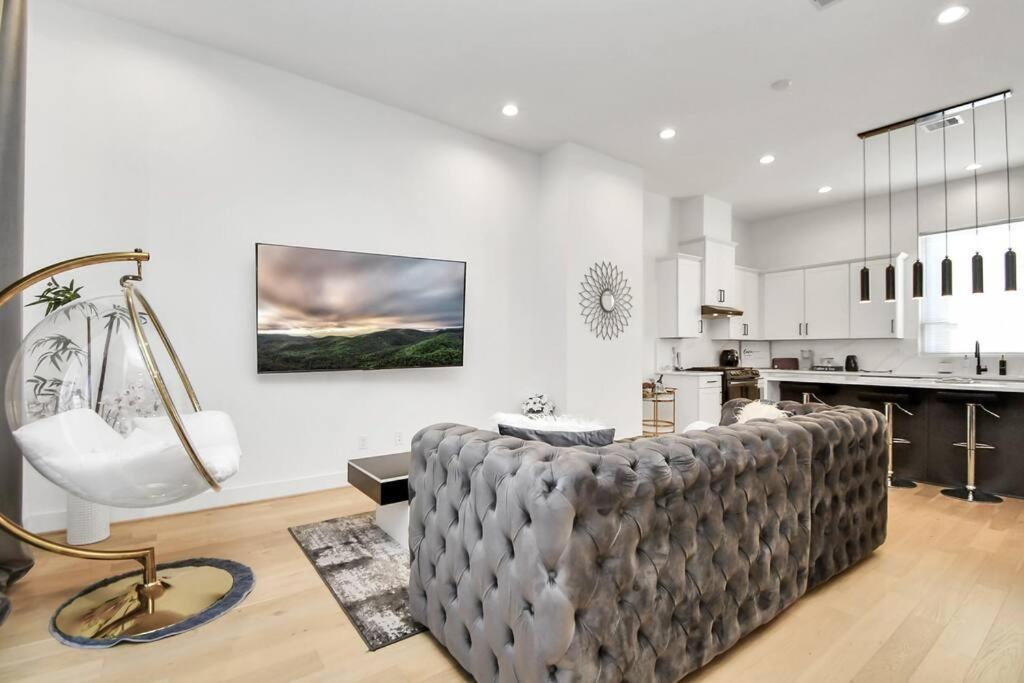 Blisshaven Luxe & Spacious In Downtown With Soaking Tub ,rooftop And Free Parking * Houston